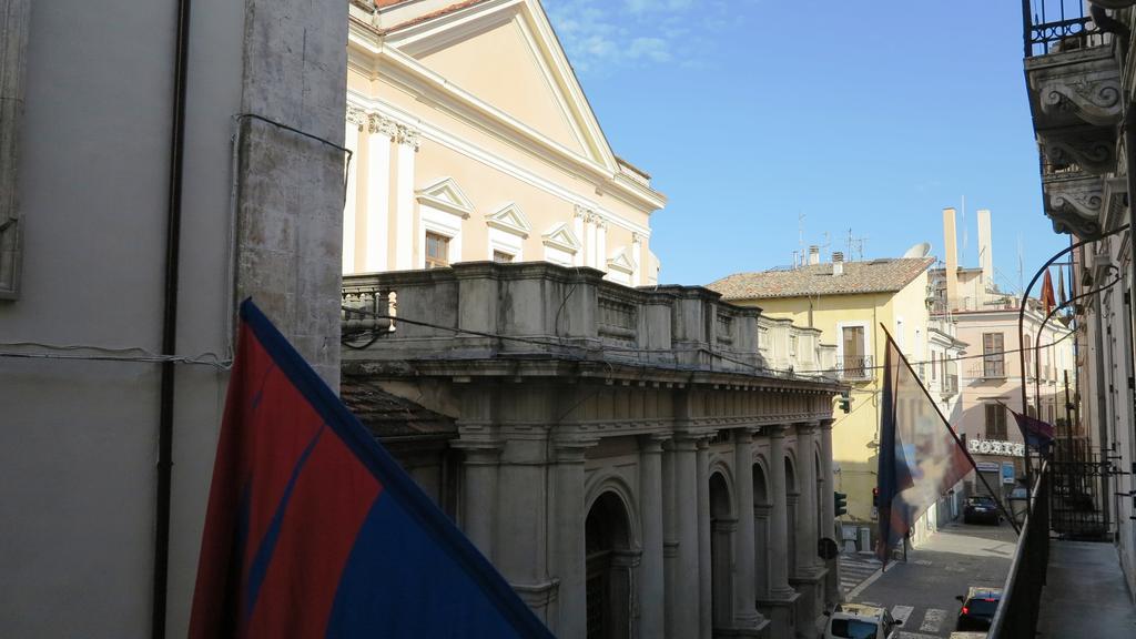 B&B Del Teatro Сулмона Стая снимка