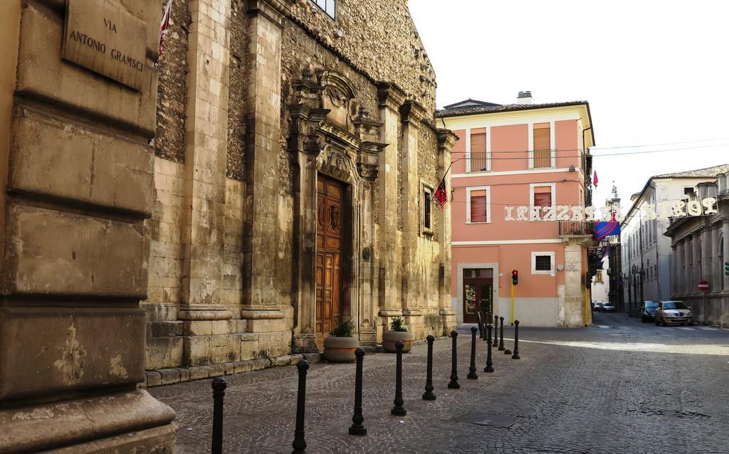B&B Del Teatro Сулмона Екстериор снимка