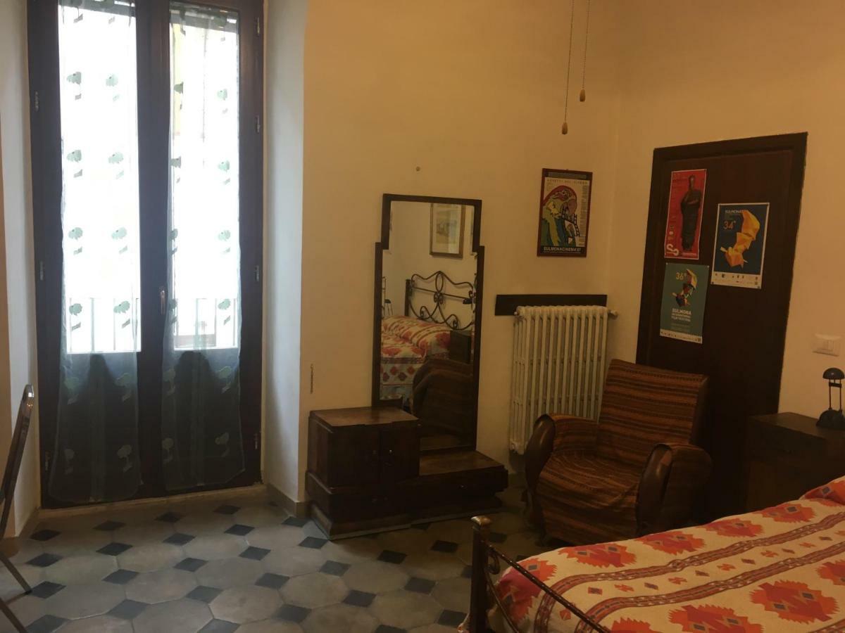 B&B Del Teatro Сулмона Екстериор снимка